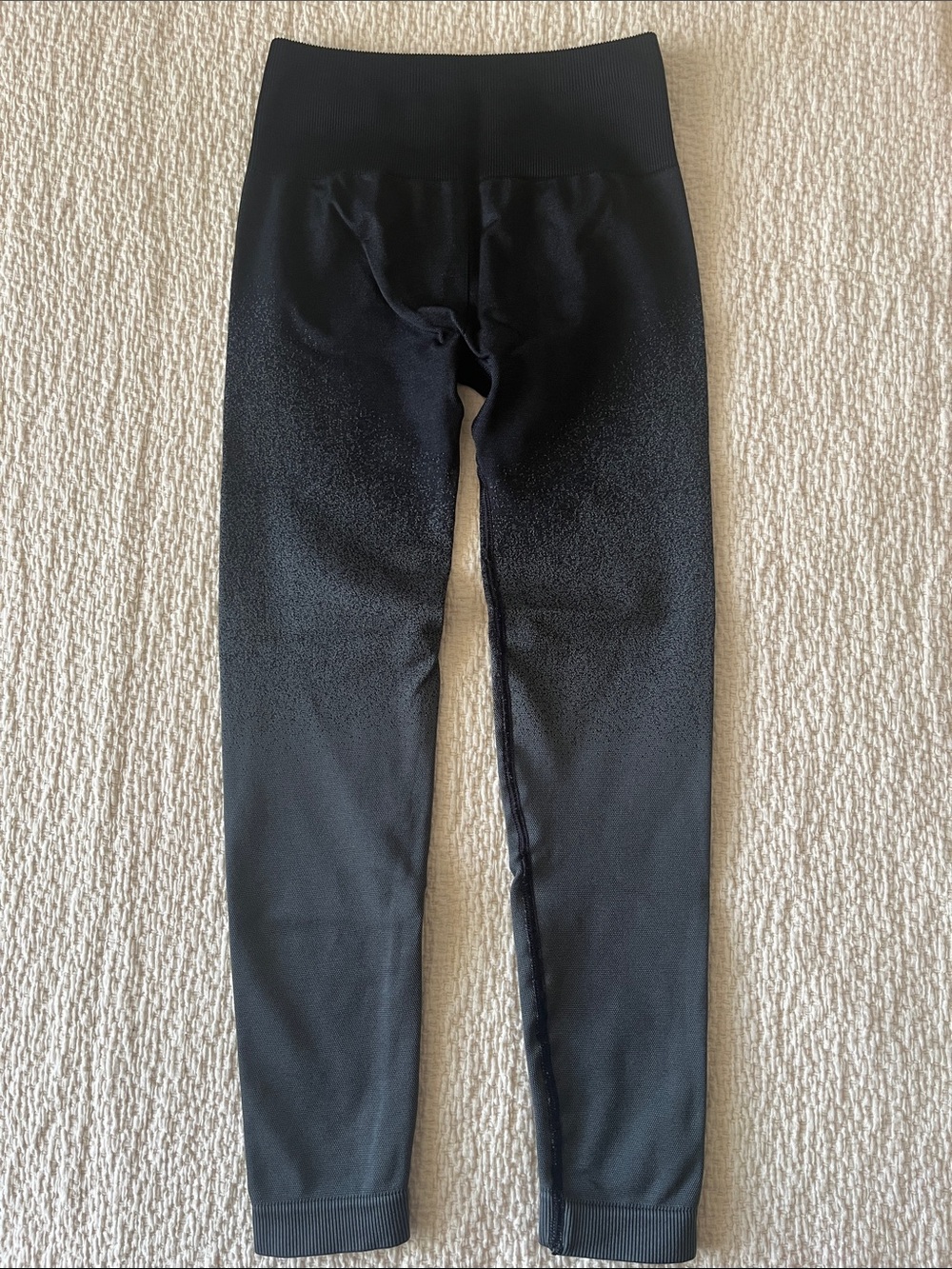 Gymshark Women’s Black and Gray Seamless High-Waist Leggings and Crop Top Set - Picture 5 of 5